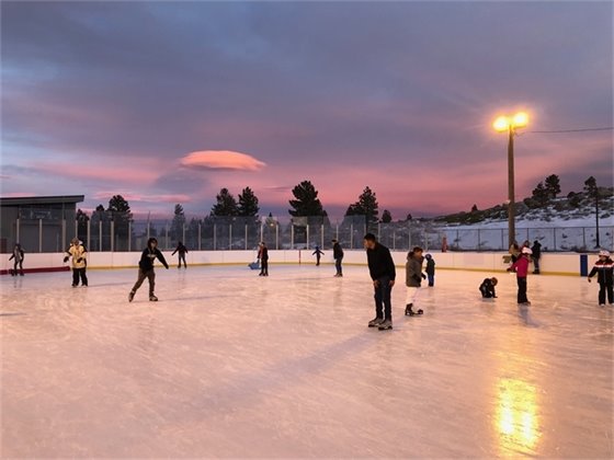 Picture of public skate at Mammoth Ice Rink